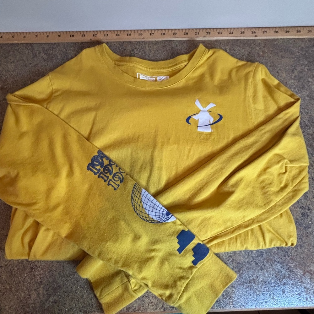 Dutch Bros Men’s Large Long Sleeve Shirt